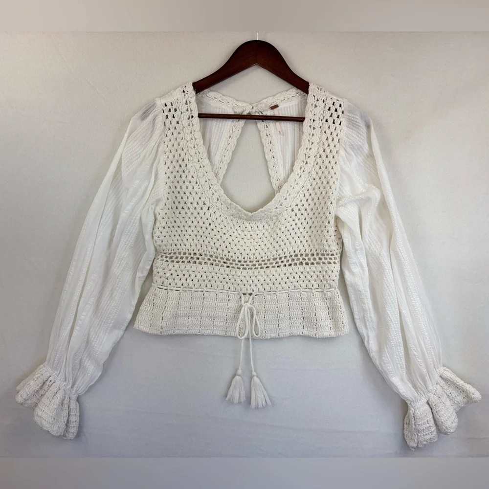 FREE PEOPLE Megan Crochet Cropped‎ Top Knit Cream Open Back Long Sleeve Medium